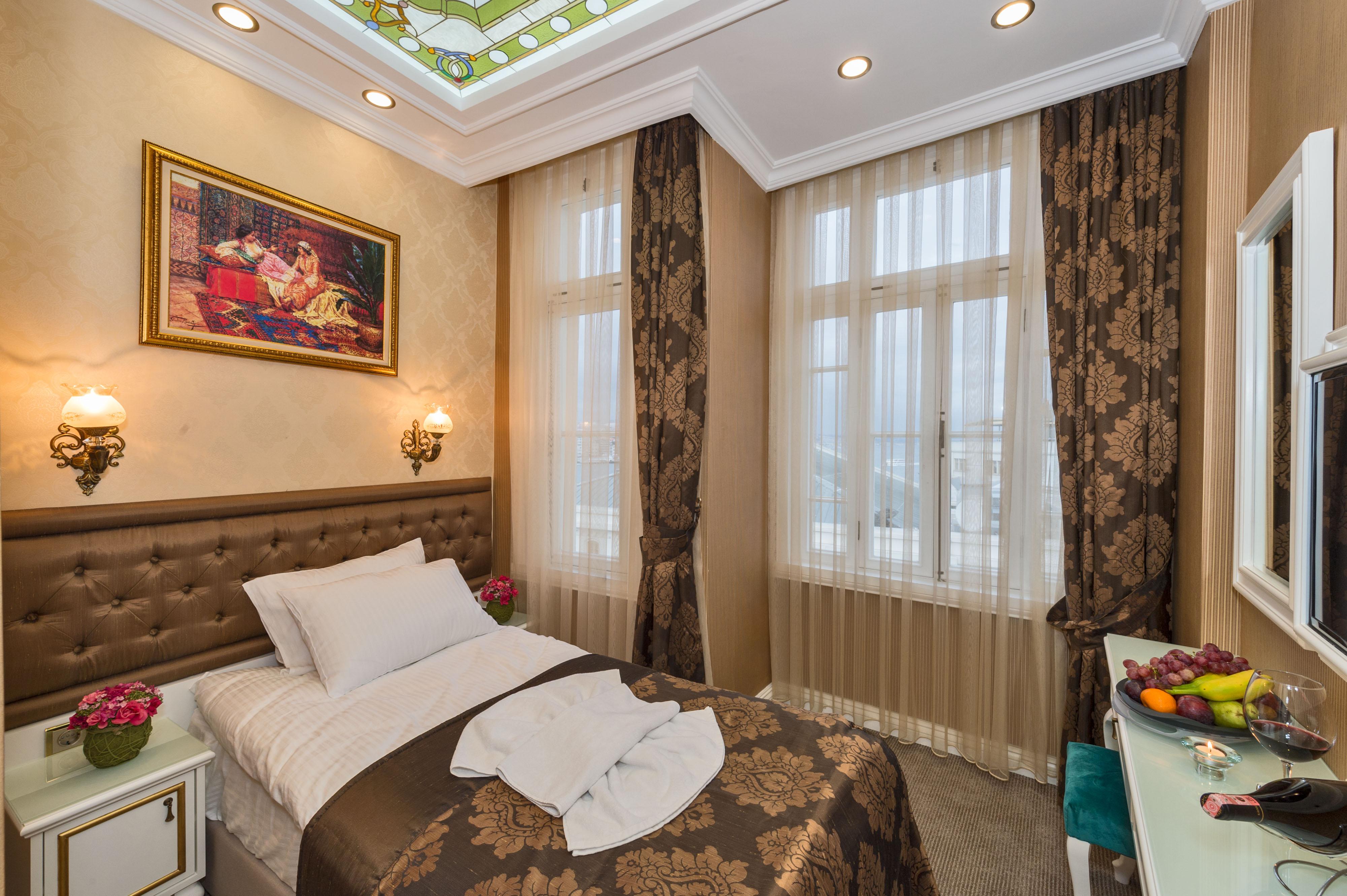 Alpek Hotel Istanbul Exterior photo